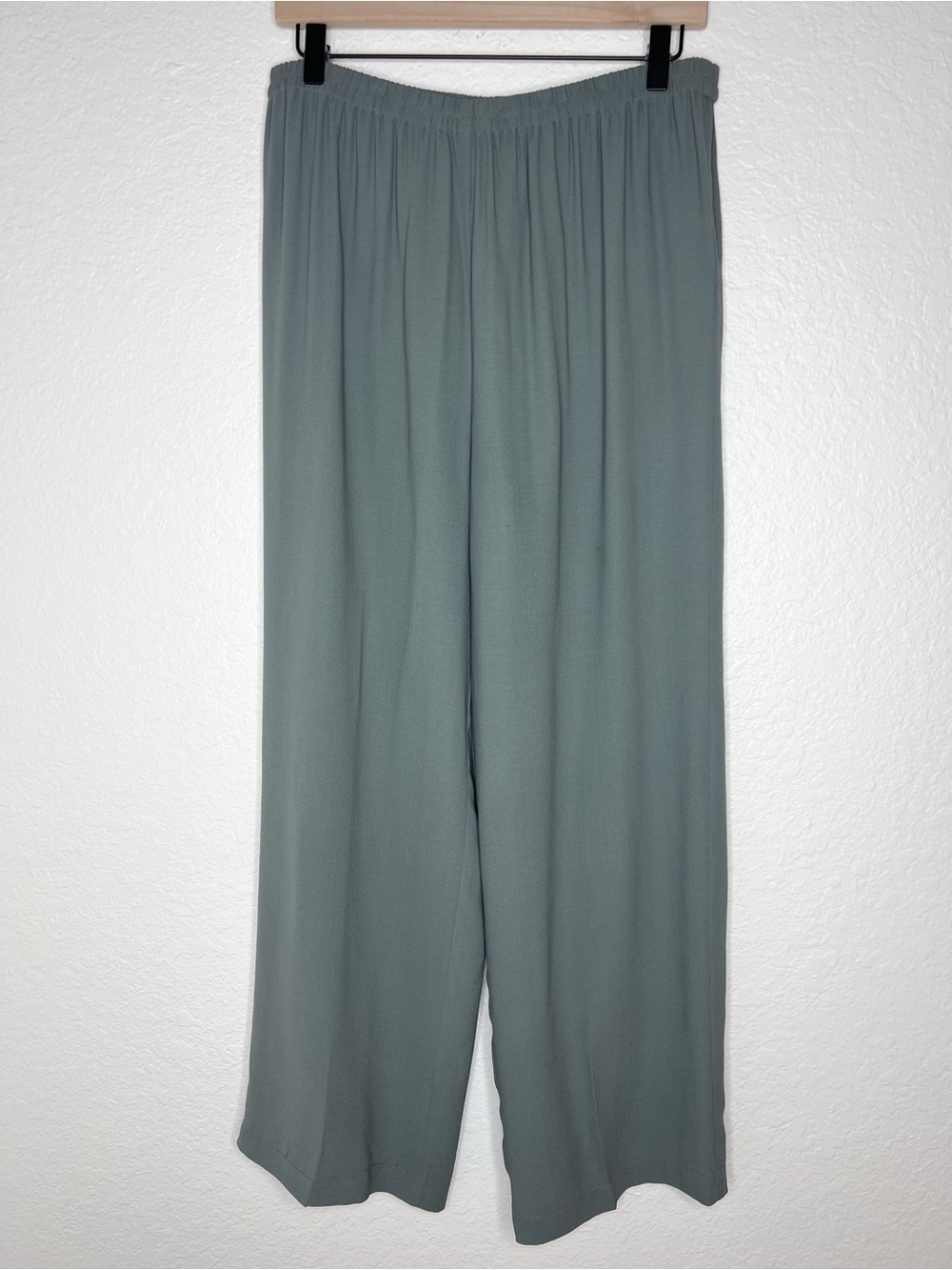Eileen Fisher Silk Crepe Georgette Straight Leg Pants Sage Green Pull On Medium